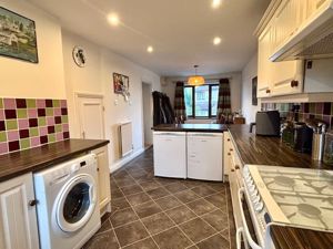 Kitchen- click for photo gallery